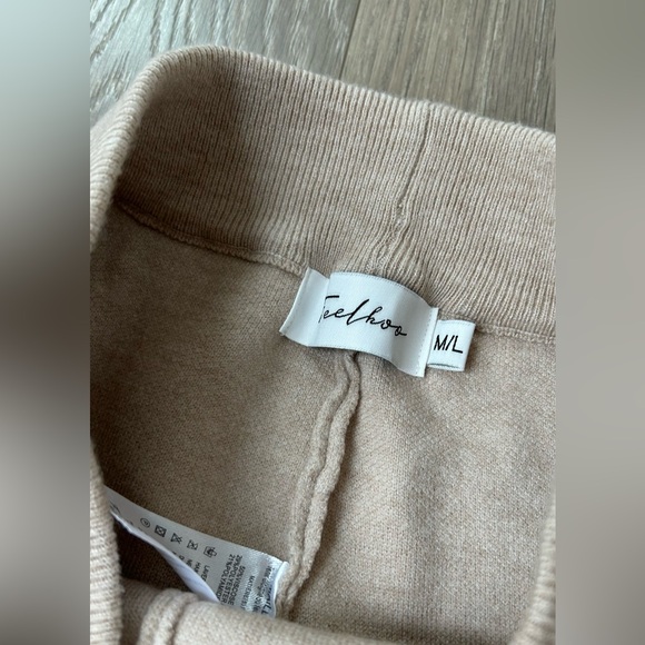 Beautiful new, wide leg knit lounge pants! - Picture 3 of 4